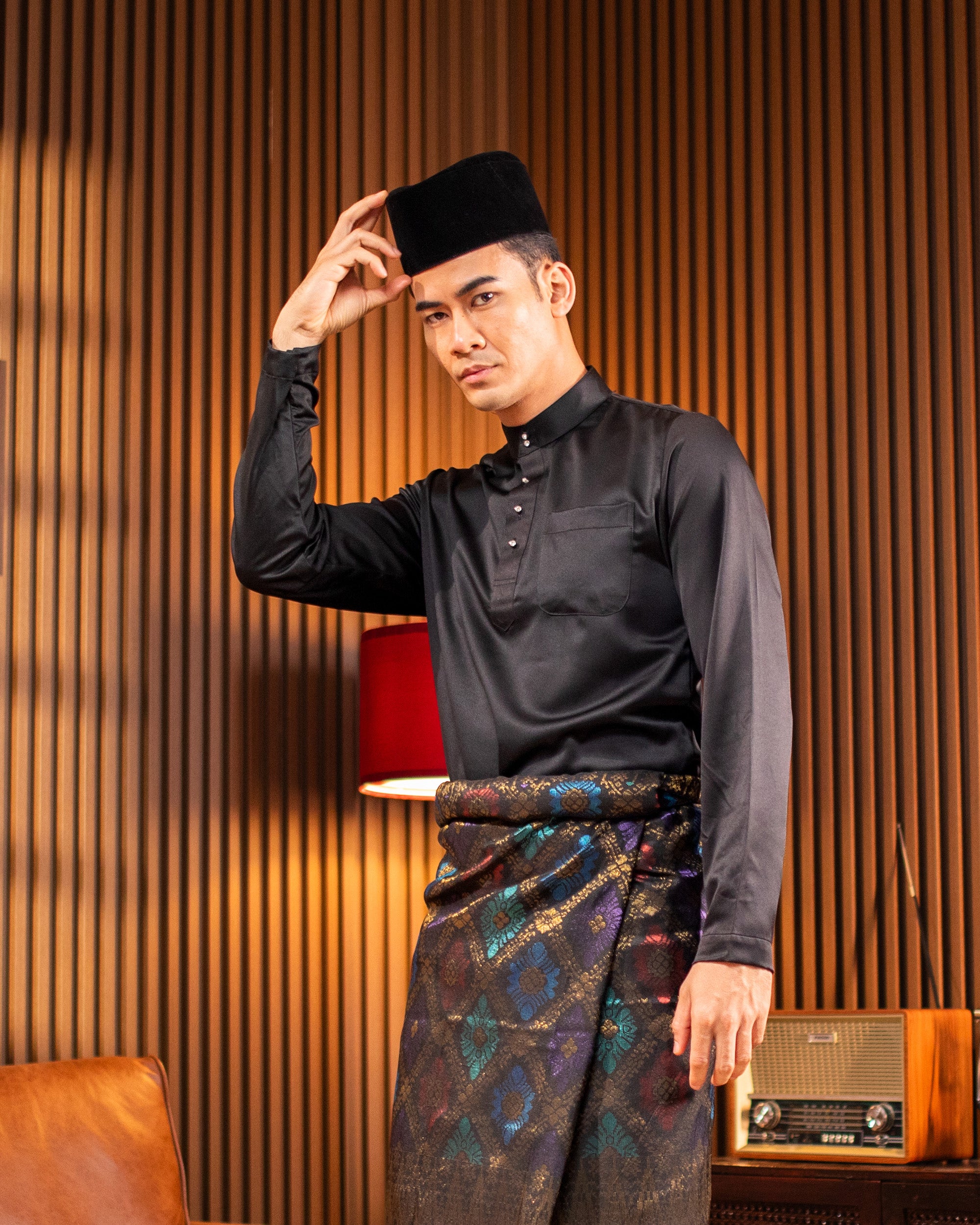 Aiman #205 Black